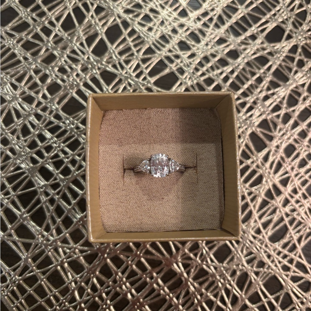 Elegant Silver Women's Ring